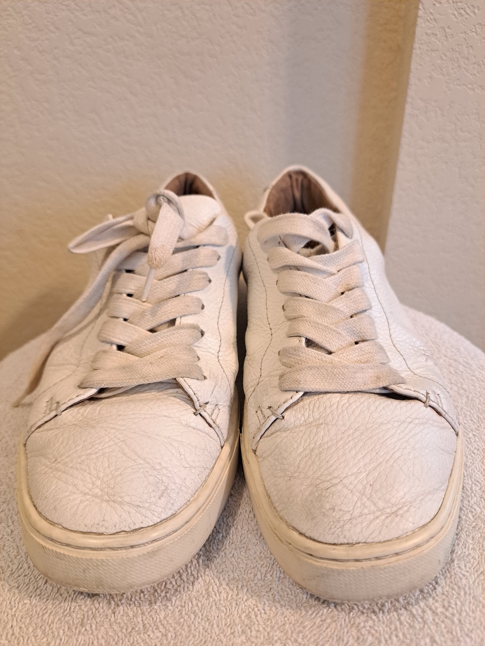 Frye Pebbled Leather Ivy Low Lace Minimalist White Tumbled Sneakers 9.5